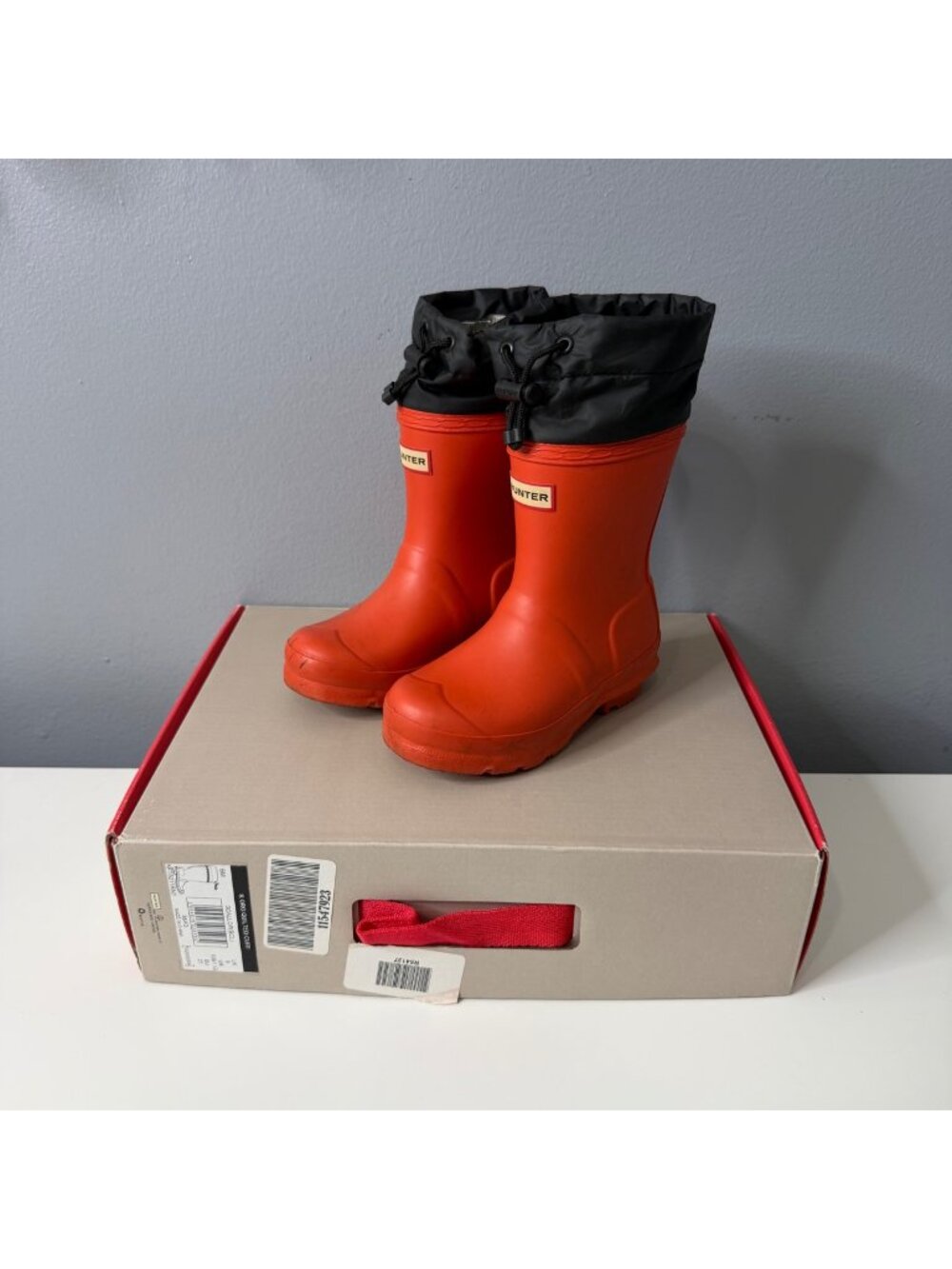 HUNTER orange boots with quilted cuff lining size 10B/11G